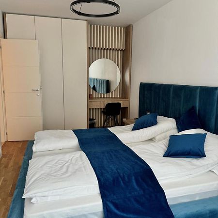 Luxury Blue Apartment 이아시 외부 사진
